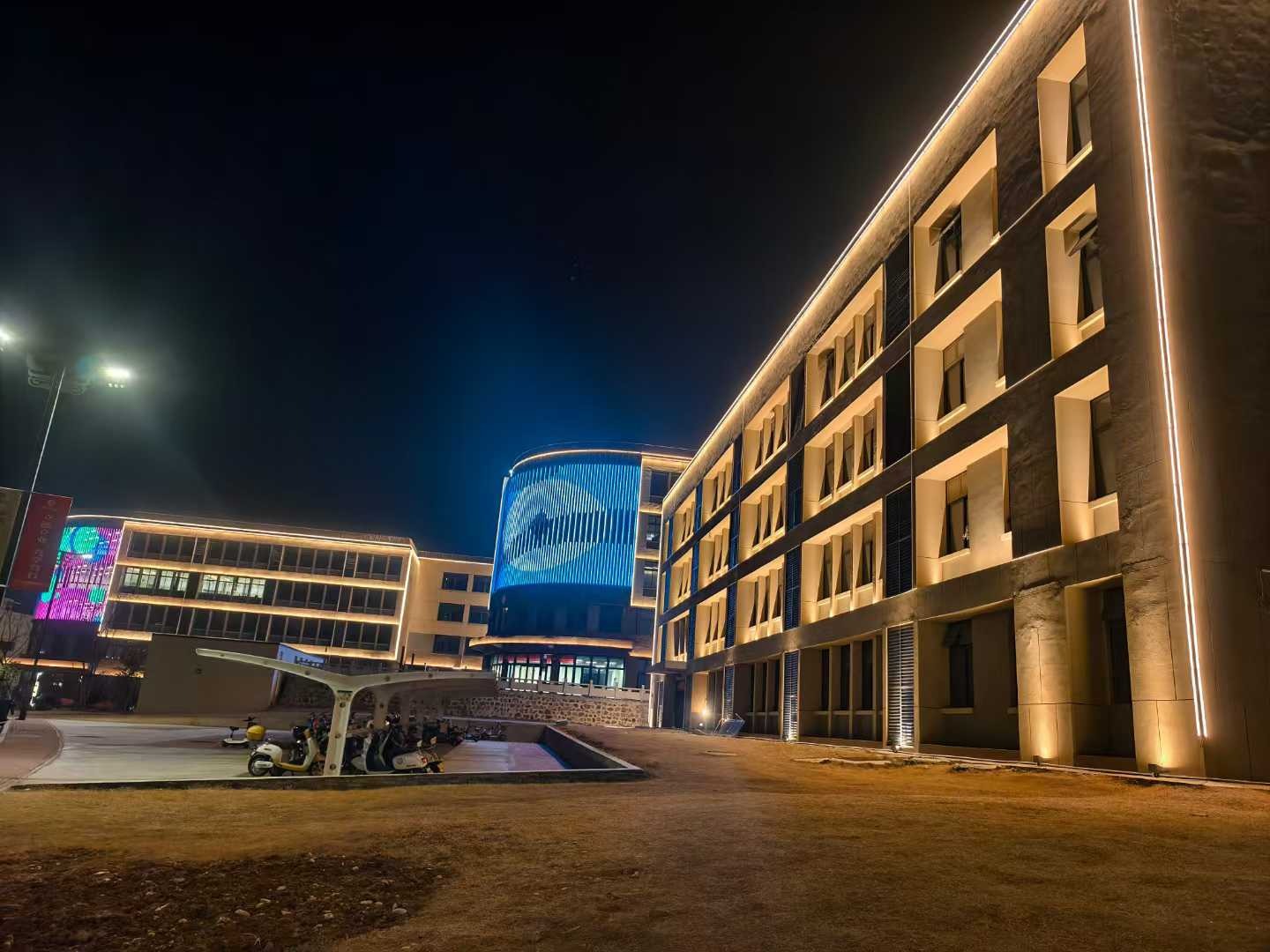 河南信阳职业学院夜景灯光亮化效果图第3张