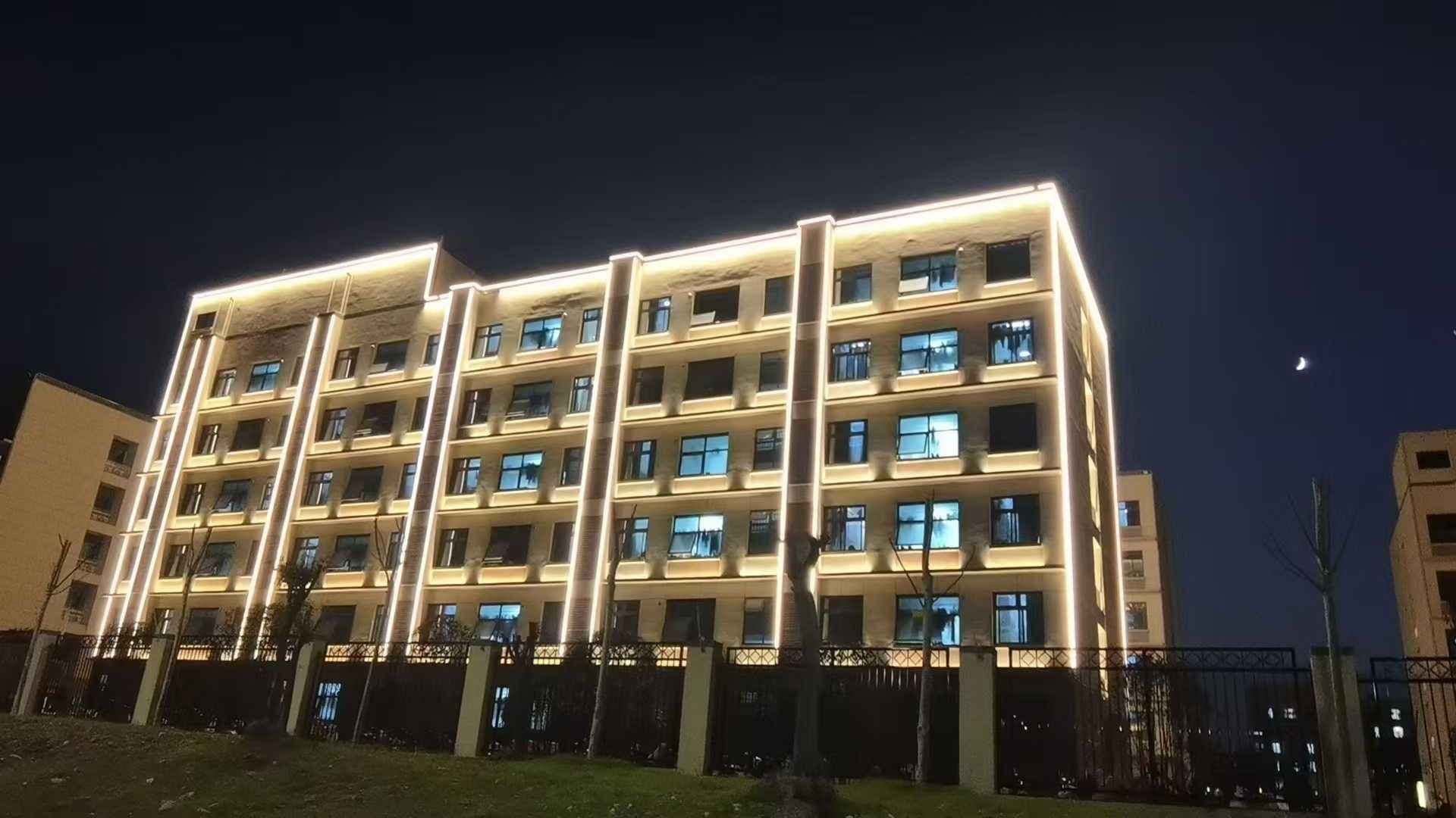 河南信阳职业学院夜景灯光亮化效果图第4张